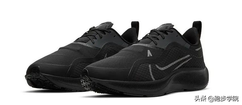 跑马的专业跑鞋,新手如何选择正确的跑鞋