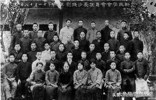 毛*东泽**在五四运动前后