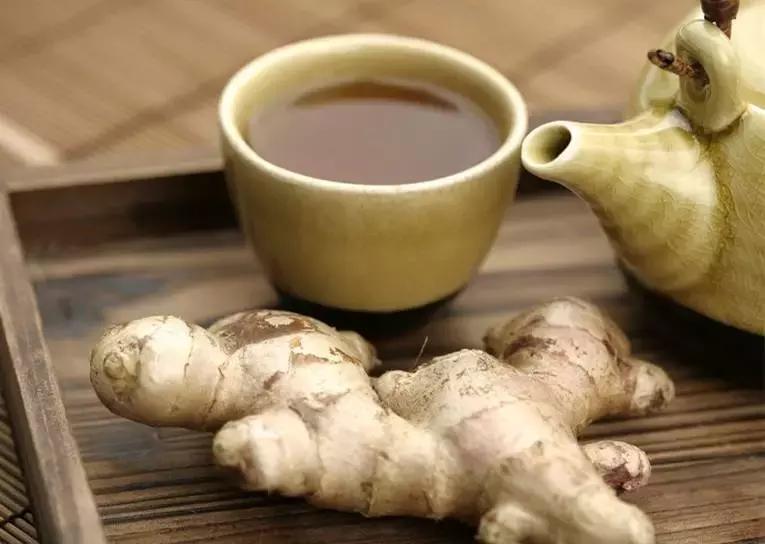 生姜入窖不到一月发芽怎么处理,生姜发芽了放土里面还能结果吗