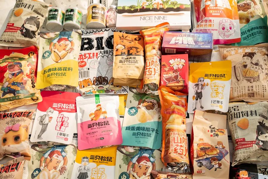 被薇娅直播间榨干零食预算后，写出了这篇测评报告（上）