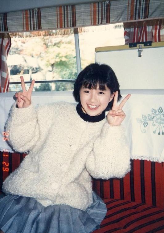 酒井法子二十一岁的时候有多漂亮,49岁日本酒井法子