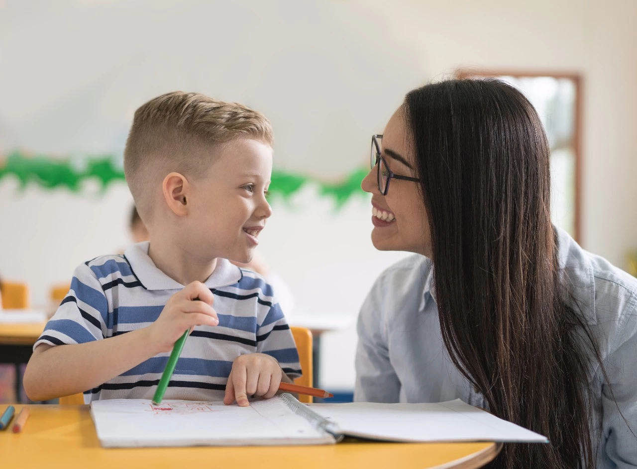 如何鼓励孩子让孩子变优秀,怎么夸孩子培养孩子的成长型思维