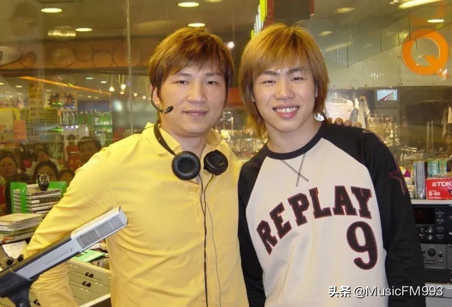 流行前线总店直播,流行前线负一层直播基地