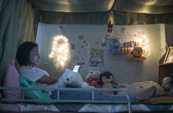 男宿管闯入女生宿舍后续处理情况,男宿管闯女宿舍取消你入住资格