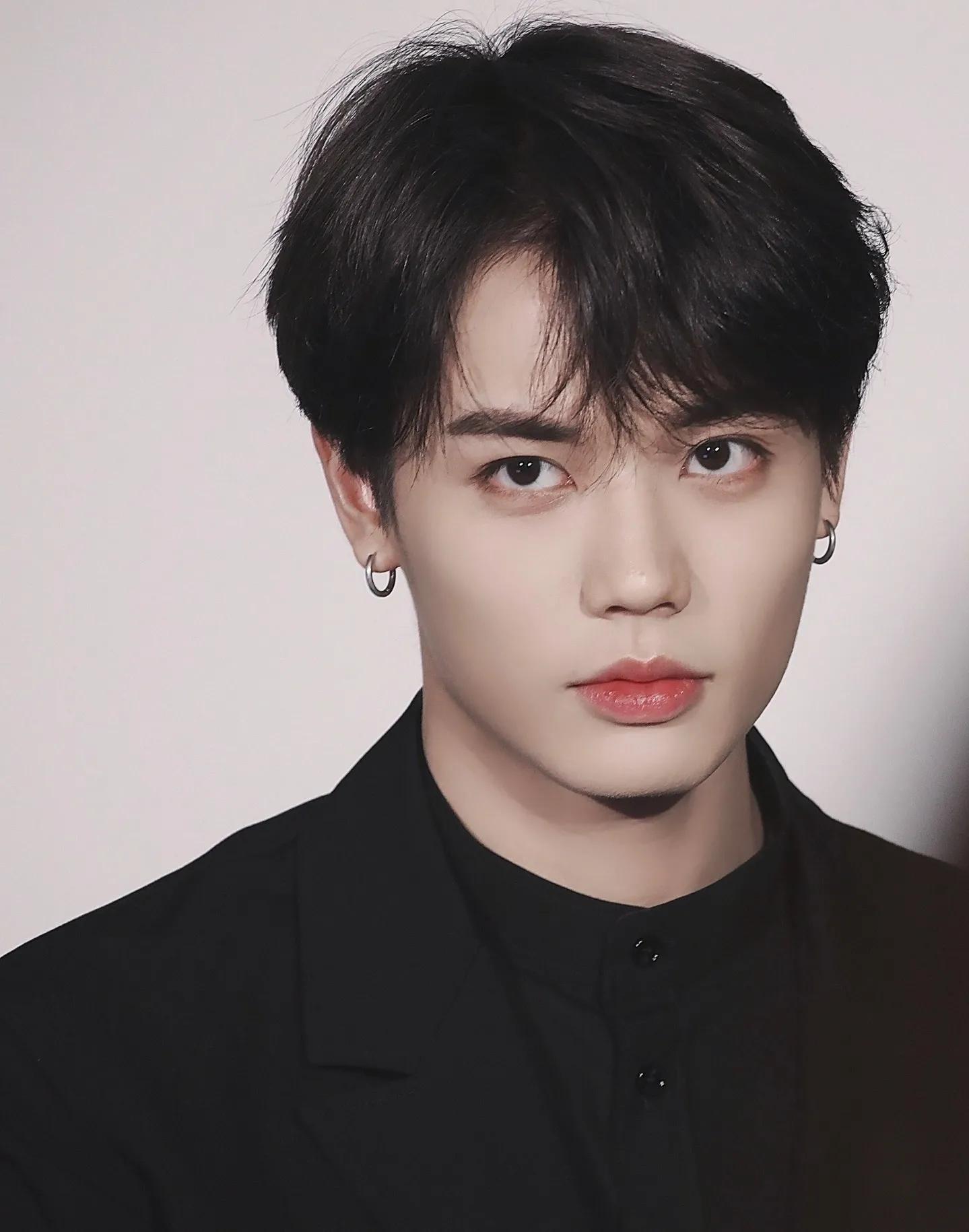 林彦俊选秀封神舞台,林彦俊出道舞台中心位选择视频