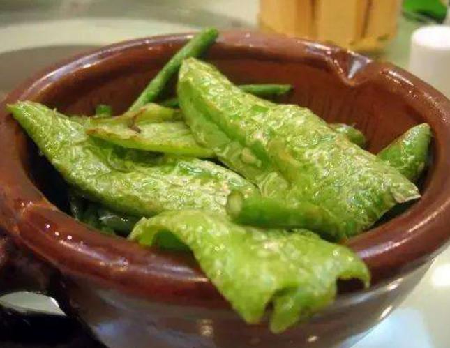 擂辣椒用火烧还是油煎,擂辣椒是上锅蒸还是油煎好吃