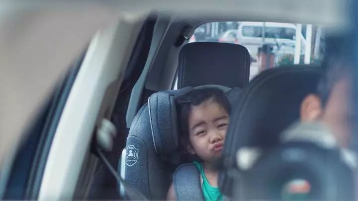 婴儿多大可以使用半躺安全座椅,安全座椅0-12岁可坐可躺测评