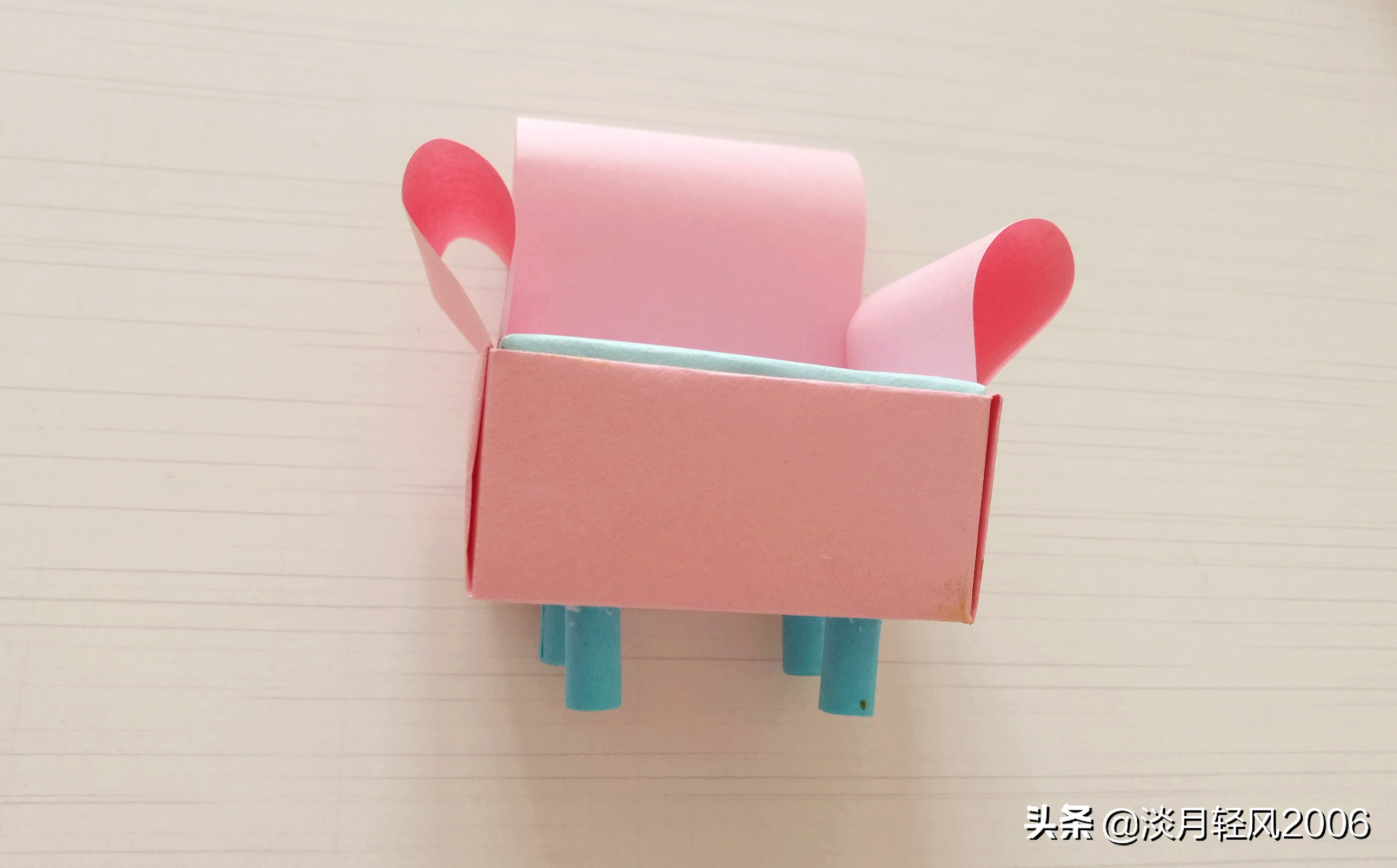 怎么用卡纸折迷你沙发超简单,卡纸做沙发