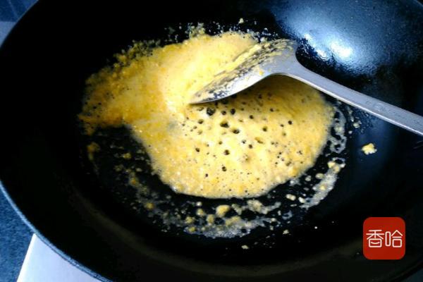 蟹黄豆腐下饭又营养,简单易上手的家常菜蟹黄豆腐