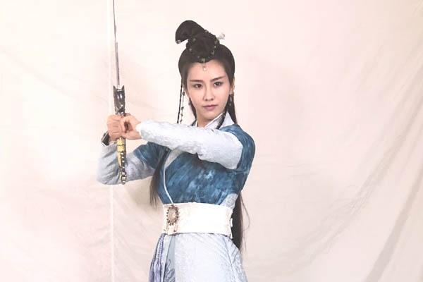 花不弃明月山庄是什么来历,明月山庄为什么要杀花不弃