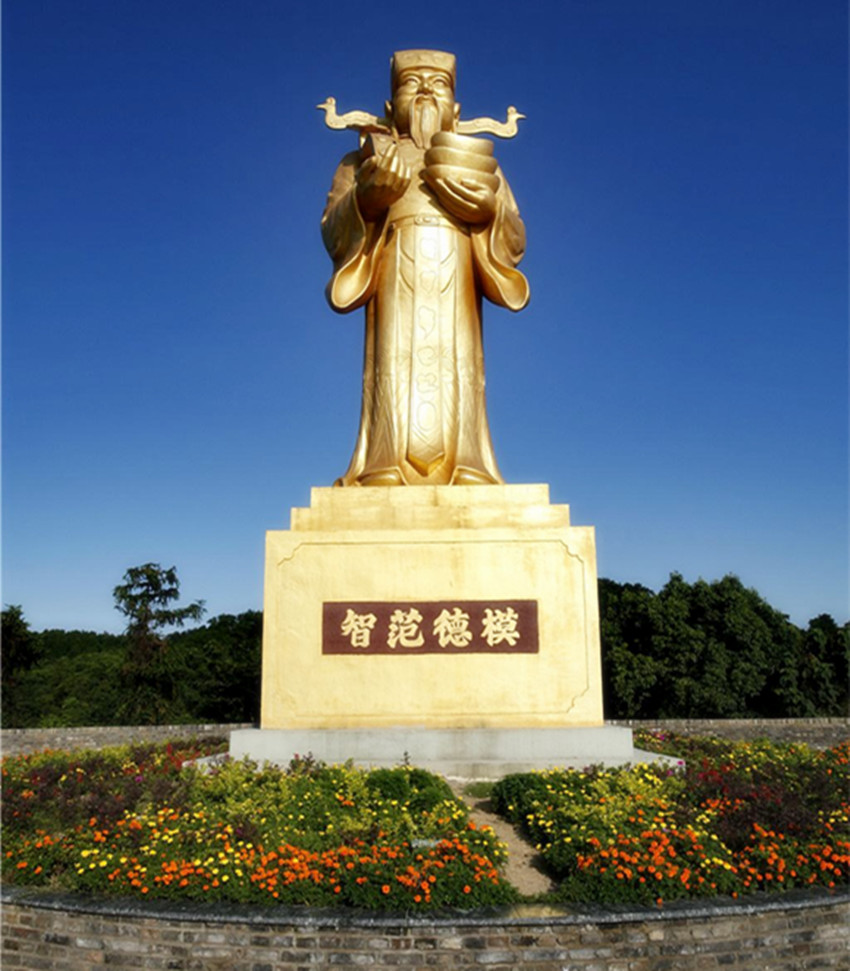 有政才的人不一定有商才，此人却是个例外，不是当宰相就是当首富