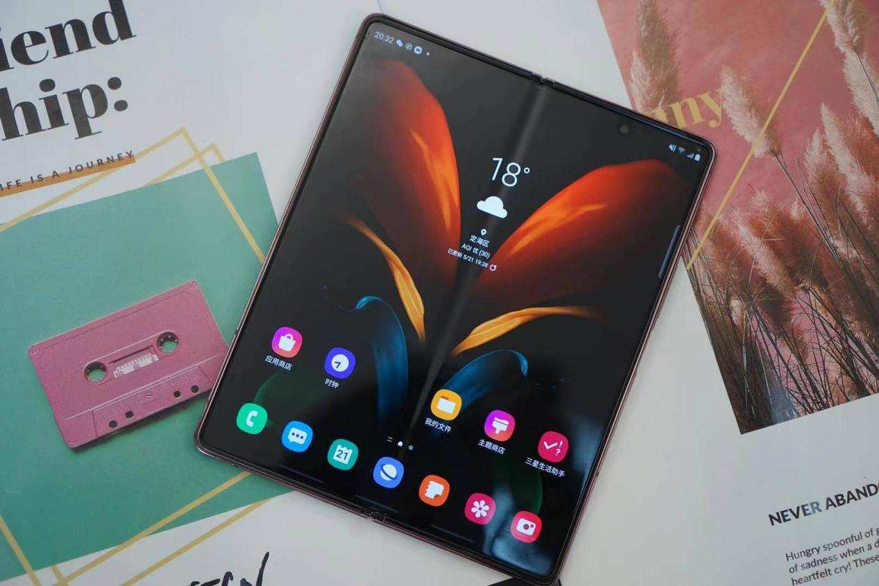 三星折叠屏手机zfold2怎么样,三星公布折叠屏手机galaxyfold2