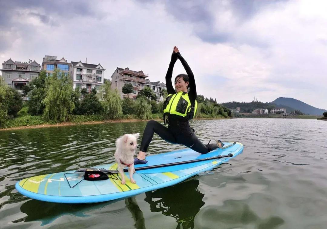 快艇摩托艇极速沙发SUP板…桐洲岛亚联飞行营地“上新”水上玩法！想体验吗？免费
