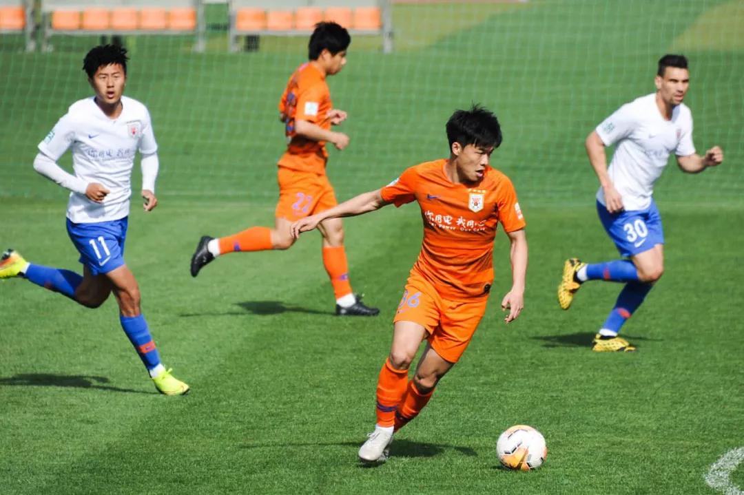 对话|他曾让日本人被中国足球折服,如今却甘愿在一所中学奉献自我