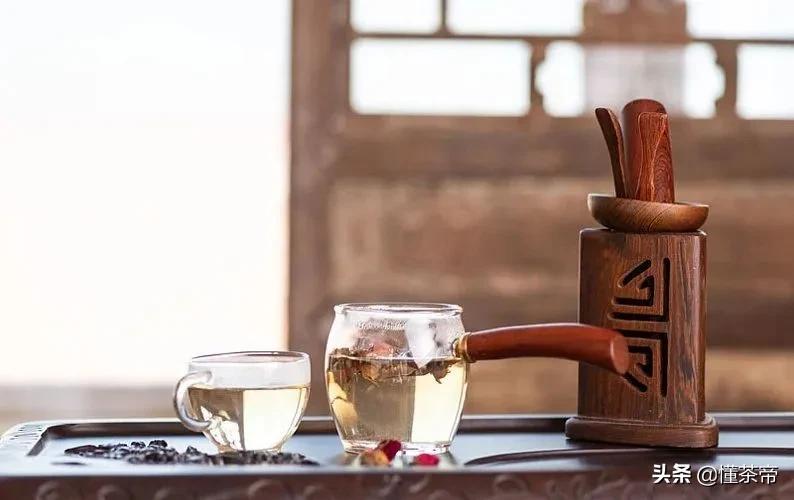 被硫磺熏过的玫瑰花泡水的颜色,一招鉴别硫磺熏过的玫瑰