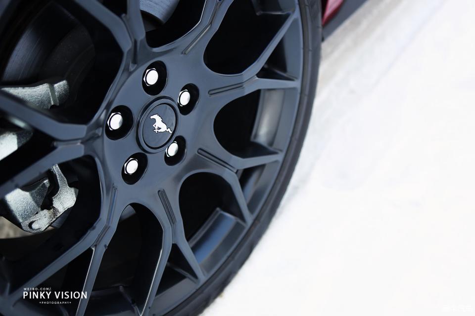 野马mustang宝石红,mustang提车真实评价