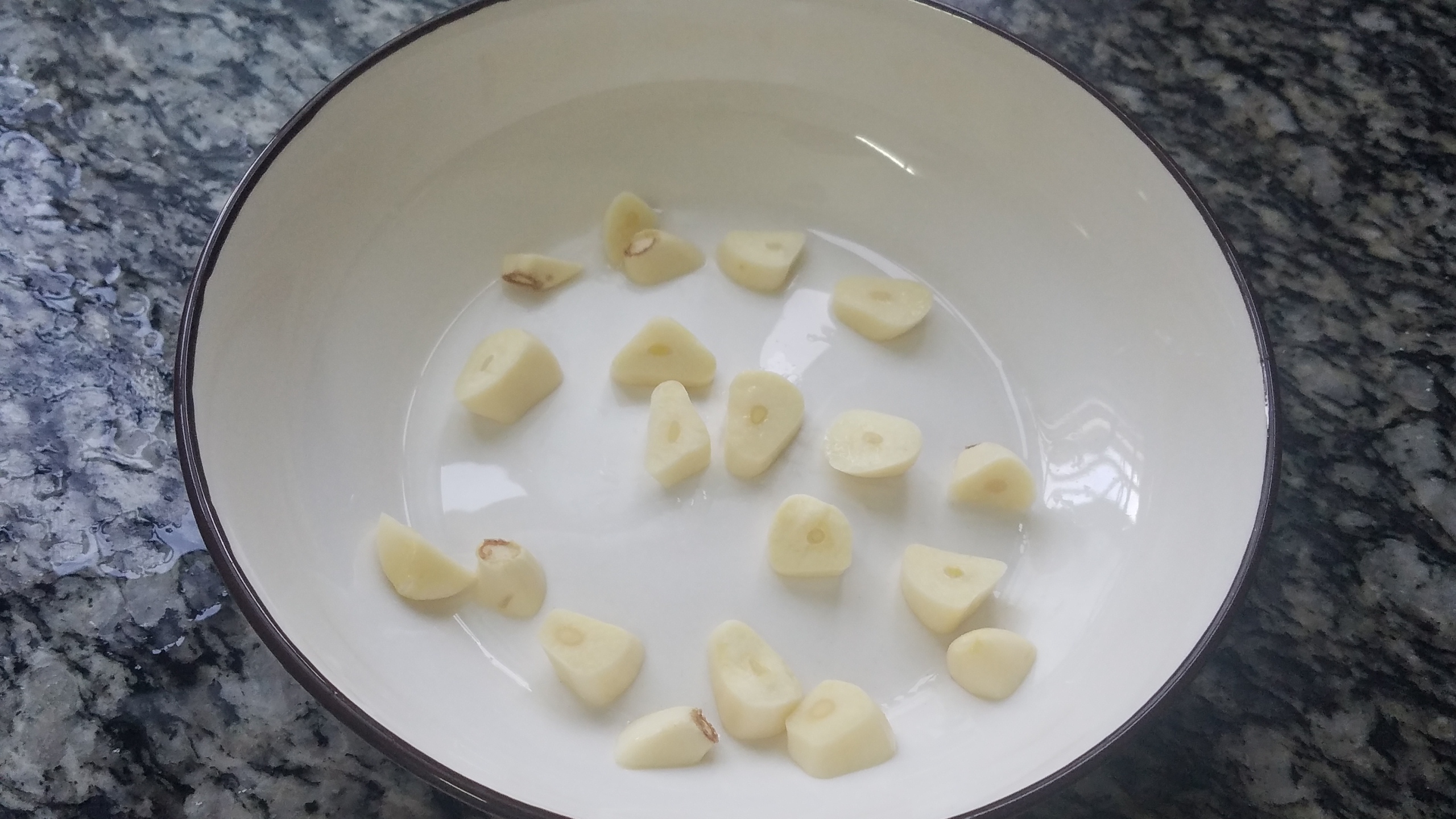 草鱼怎么炖好吃又简单方法大全,炖草鱼最简单好吃的做法