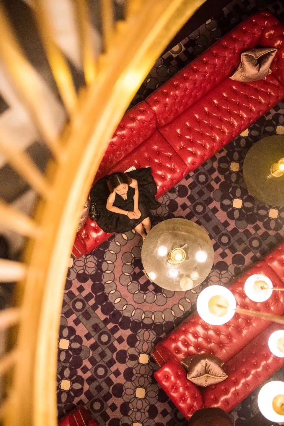 钘忚韩鏄熺骇閰掑簵,钘忚韩閰掗