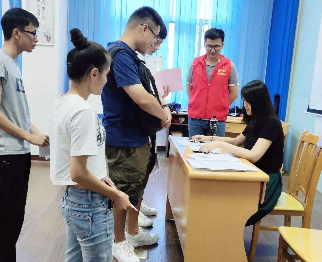 40岁找不到工作想转行的专业,40岁的中年人找不到工作怎么办