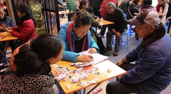 乐山大佛为何不属于石窟,乐山不止有大佛还有美食