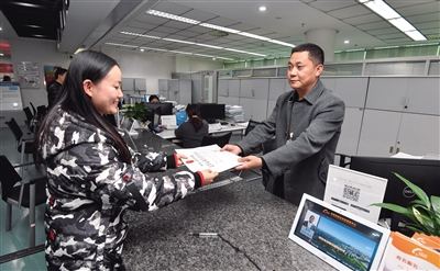 成都高新政务大厅自助办理身份证,网上办掌上办就近办马上办