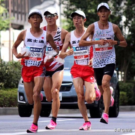 跑马拉松推荐耐克什么系列,跑全马的耐克碳板跑鞋推荐