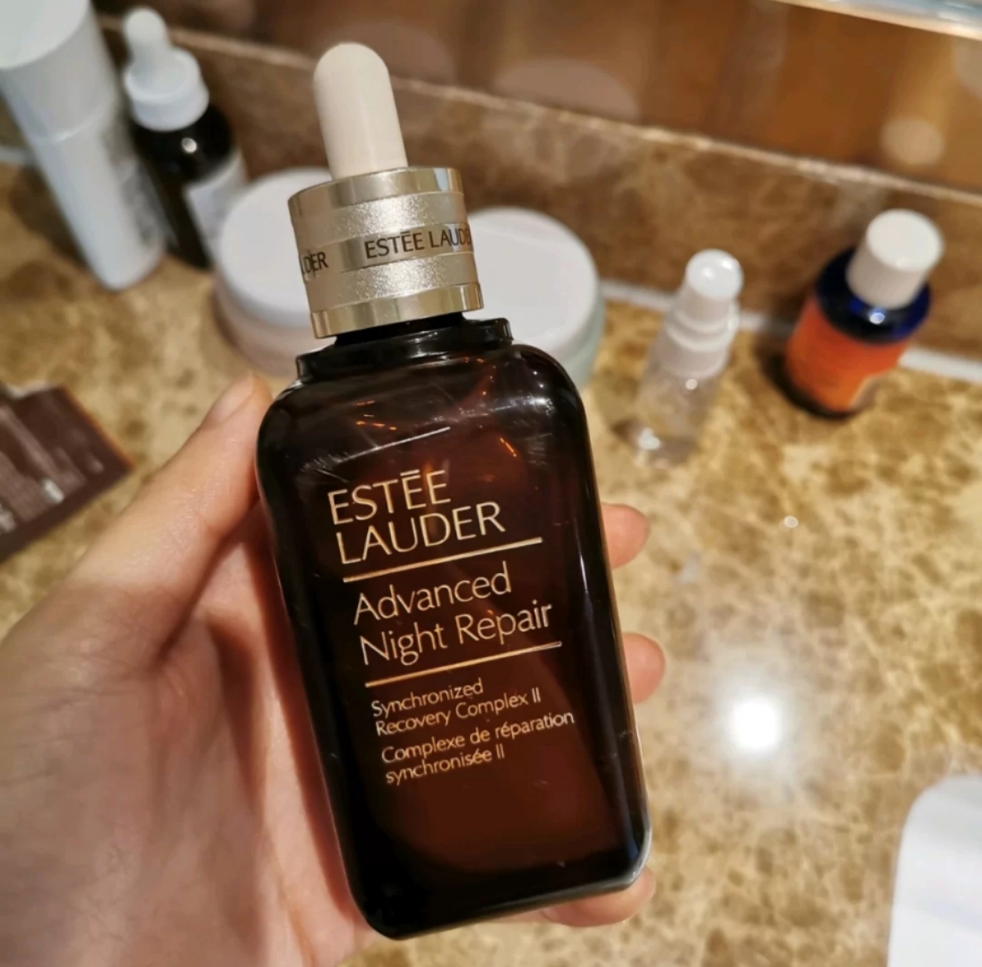 兰蔻小棕瓶和雅诗兰黛小黑瓶区别,兰蔻小黑瓶和雅诗兰黛小棕瓶差别