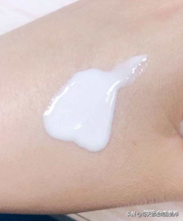 化妆之后毛孔变得粗大，皮肤黯淡无光，应该怎么护肤？