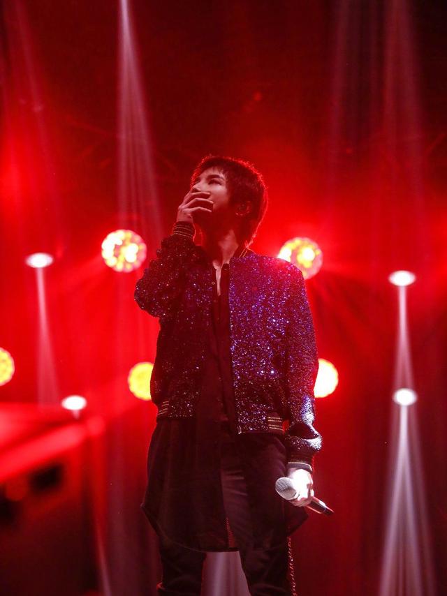 华晨宇拿下歌王第一轮淘汰,华晨宇再次破王牌纪录