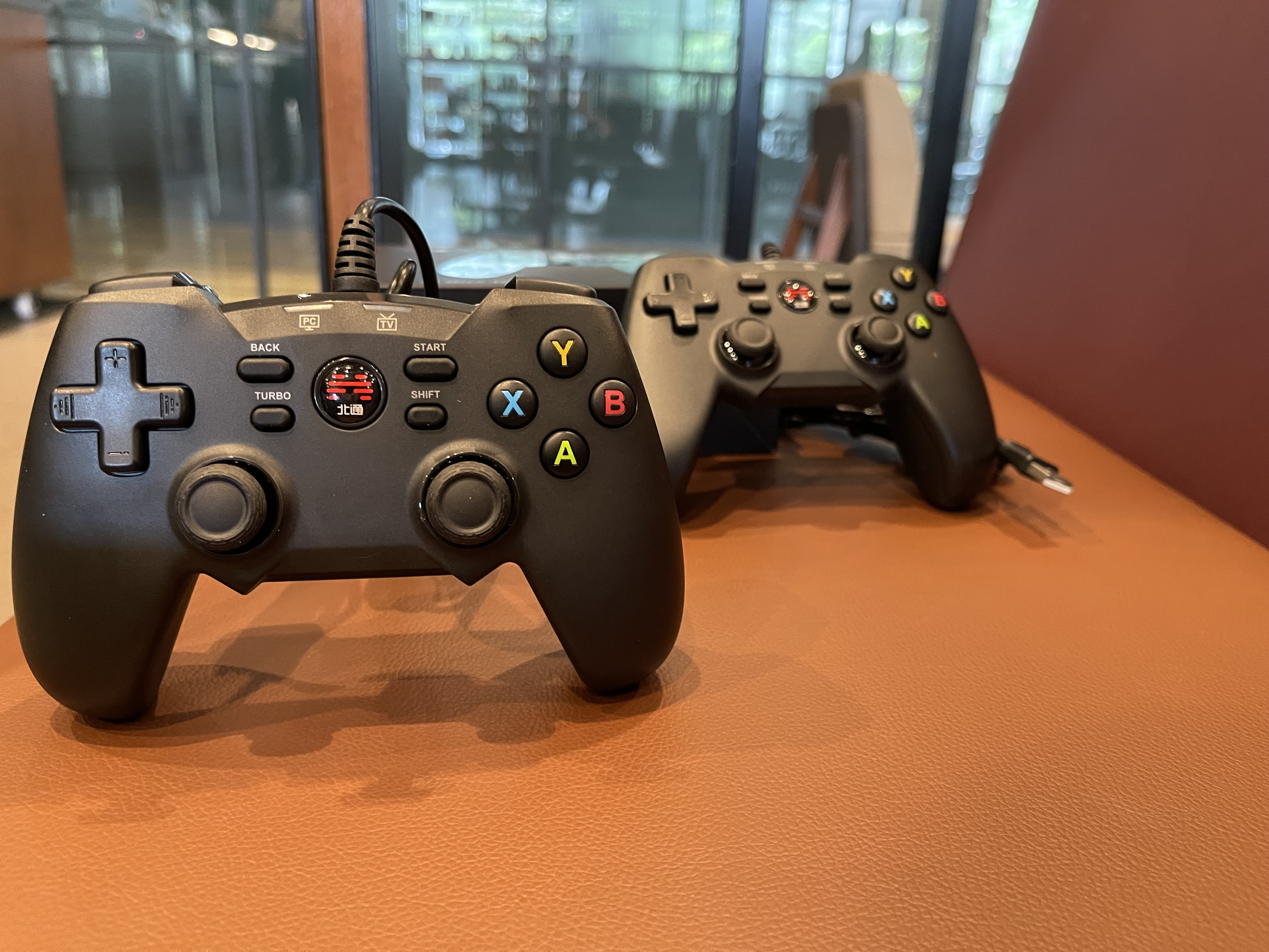 北通蝙蝠bd4e和雷神g50,北通蝙蝠4e手柄玩使命召唤