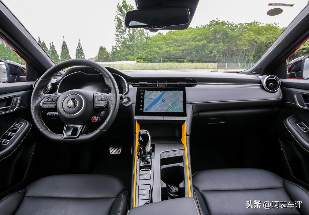 名爵6新款顶配有没有不带尾翼的,名爵6第三代赛道绿适合男的开么