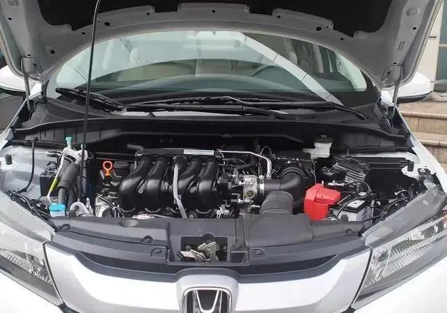 二手本田锋范和丰田卡罗拉哪个好,6万左右的本田二手车推荐