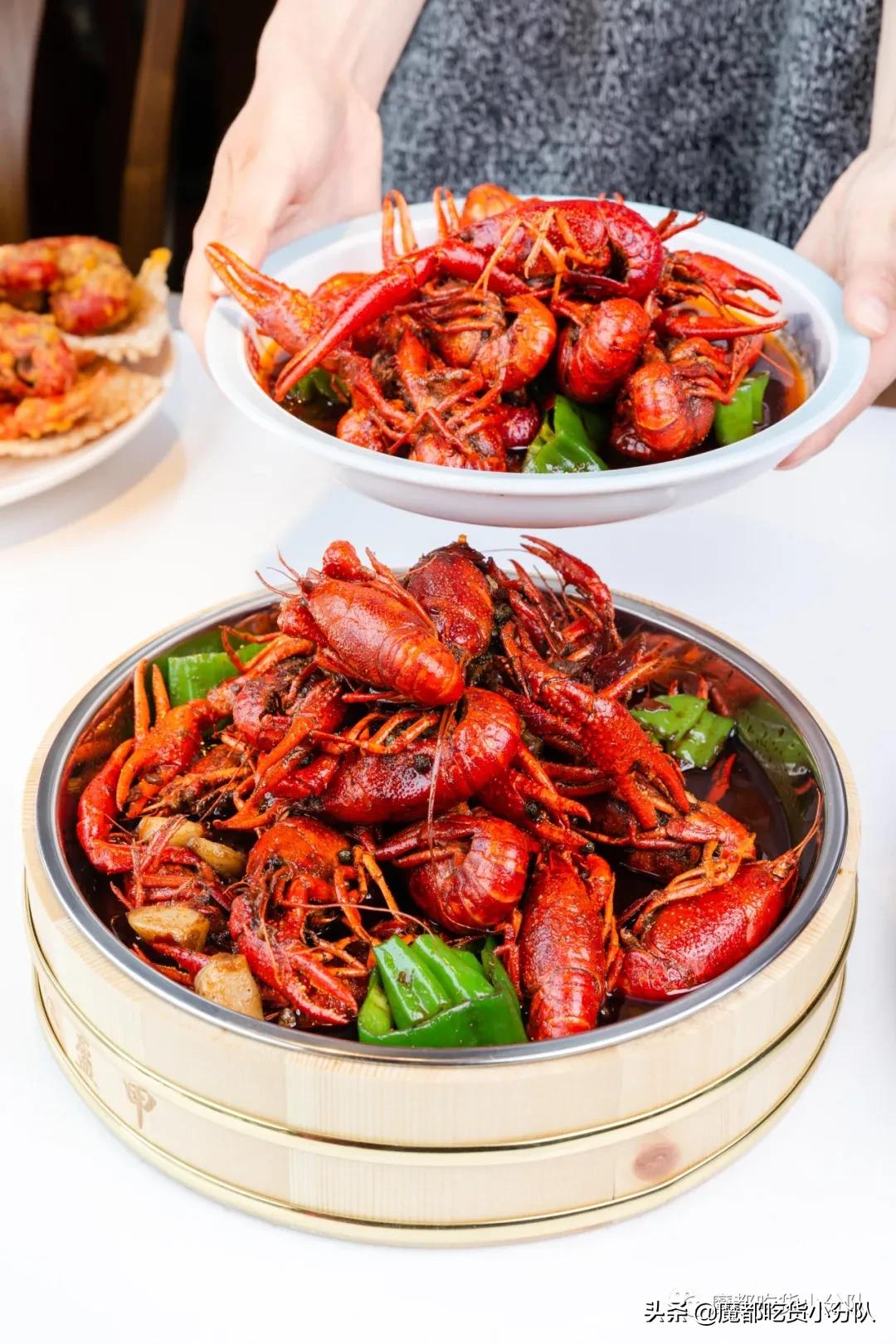 不会吧，红盔甲开KTV了