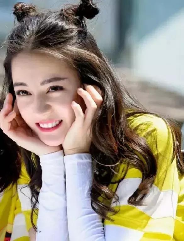 女明星全员哪吒头！杨超越可爱，IU甜美，但最出彩的还是她