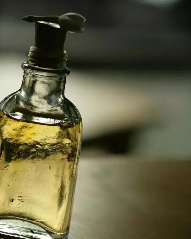 细盐去黑头最好的方法,新手推荐用什么酸去黑头