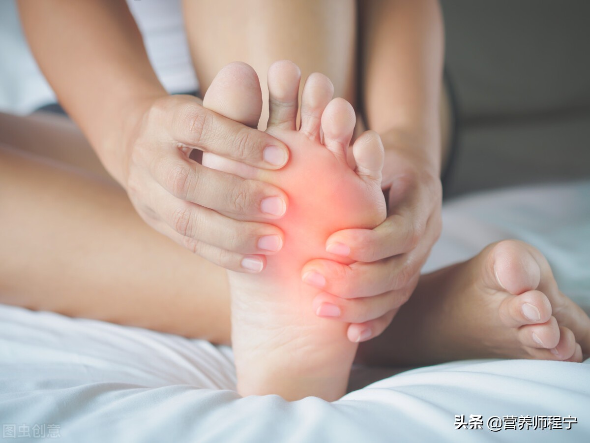 为什么高跟鞋穿着脚痛,高跟鞋为何让人又爱又恨