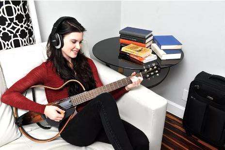 don吉他和雅马哈吉他哪个好,雅马哈可以自弹的钢琴