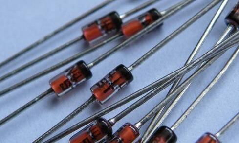 怎么判断稳压二极管和普通二极管,稳压二极管与普通二极管区分