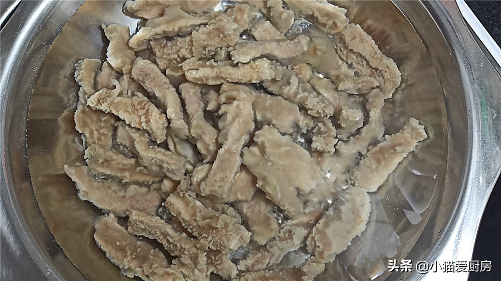 老妈做的酸萝卜嘎嘣脆我的最爱,酸菜滑肉正宗四川味道制作方法