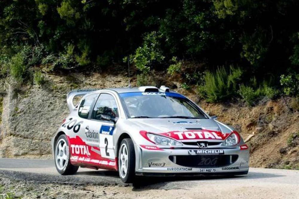 标致5008绕桩评测视频,2023标致5008绕桩测试