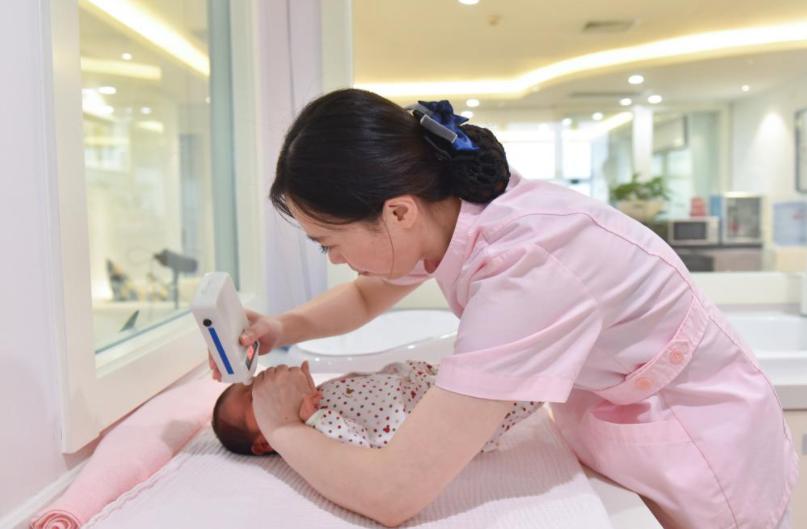 孩子背上长出“怪毛”,妈妈直接薅断,不料把娃薅进了ICU