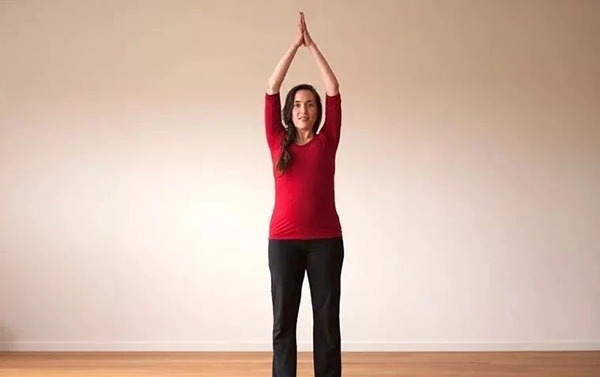 除了提肛运动，两类“小动作”，睡前坚持做、痔疮跑没影