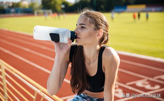 要想足球踢得好海参就要吃到饱,踢球怎么踢才能踢成最佳球员