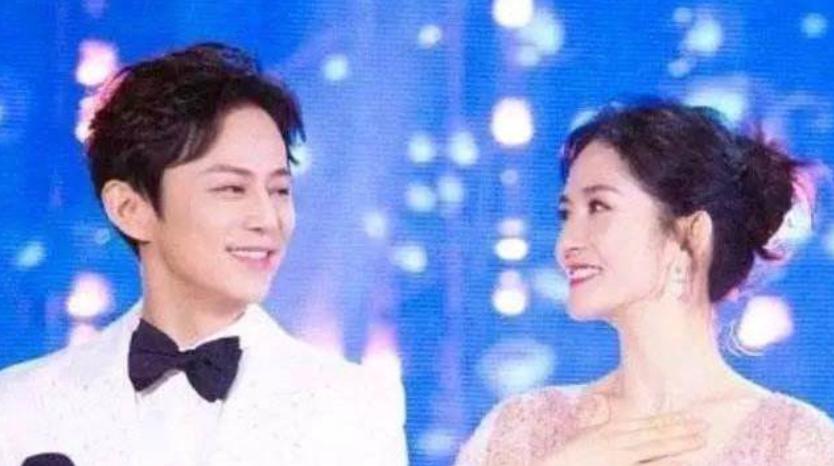 历年谢娜何炅跨年拥抱视频,何炅谢娜跨年互动