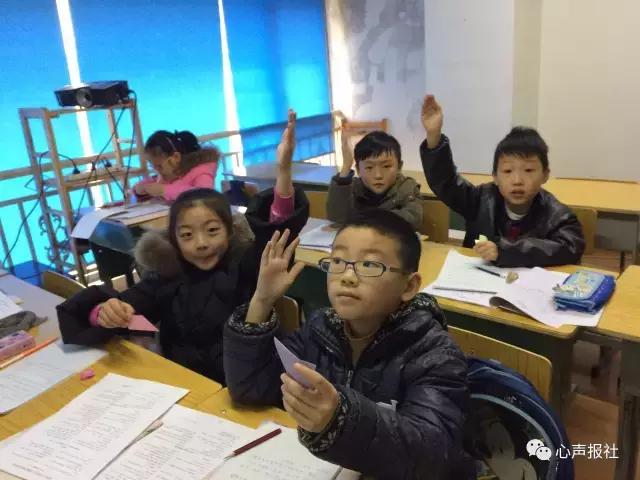 三年级想象作文老鼠乘纸飞机,纸飞机的作文三年级