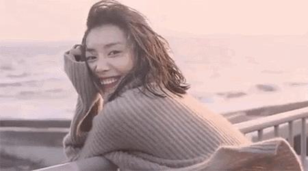 疯了，她的平胸才是顶级性感