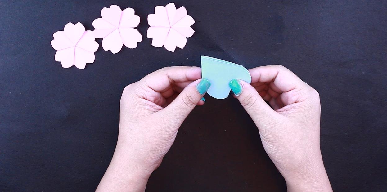 樱花折纸教程一张纸就可以折成,一张纸简单樱花折纸