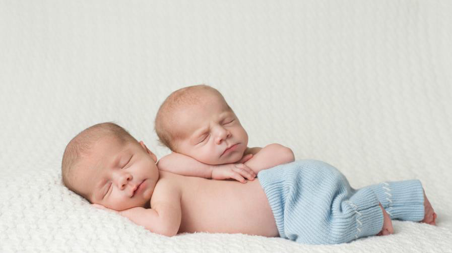 爸爸姓潘妈妈姓周给宝宝取名字,爸爸姓周给宝宝取小名