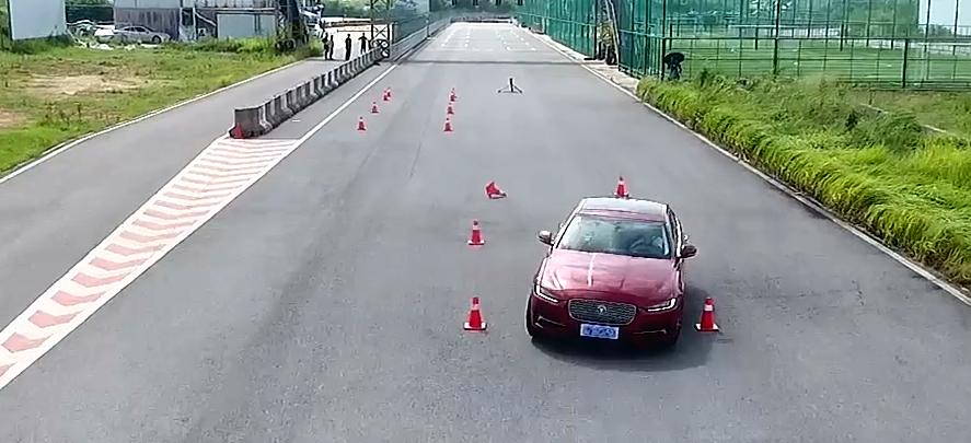 麋鹿测试2020款捷豹xel,捷豹xel奥迪a4l麋鹿测试