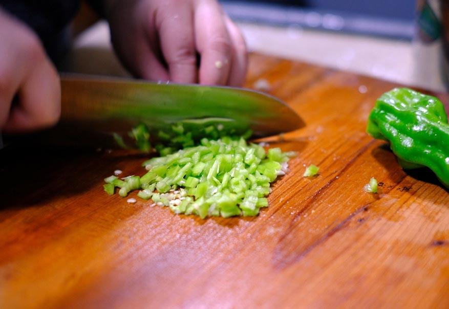 川菜大师教的葱香牛肉面，香辣过瘾，比麻辣小面更好吃